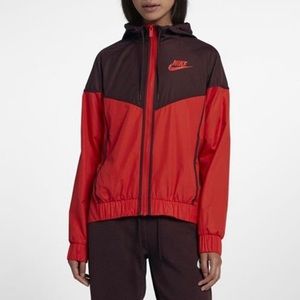 Woman's Nike Sportswear Windrunner Jacket
